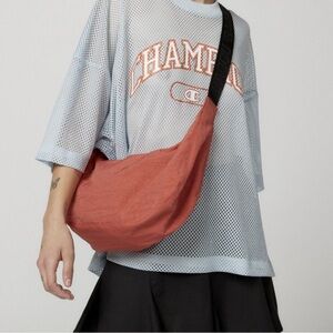 🌟NWT Baked Apple BAGGU medium crescent🌟